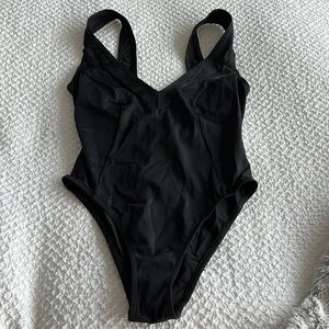 Asos swimsuit 1 piece - size US 4